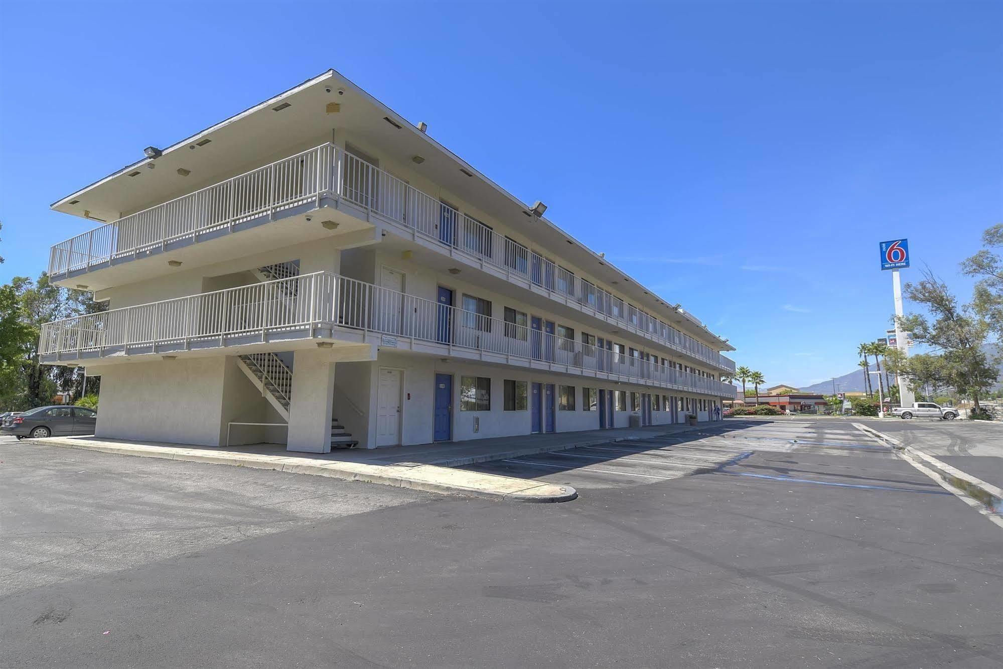 Motel 6-San Bernardino, Ca - North Serrano Village Extérieur photo